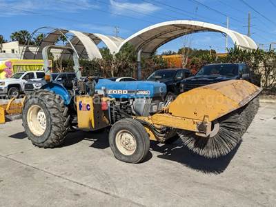 NEW HOLLAND 3930 Broom Tractor with Box Grader/Ripper-Scarifier