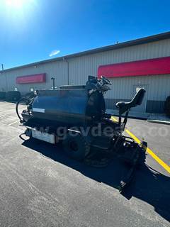 2023 SealMaster SP575 Squeegee Machine | 575-Gallon Sealcoat Applicator | 950 Hours