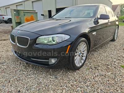 2011 BMW 5-Series. Can arrange shipping, just pay the driver at delivery.