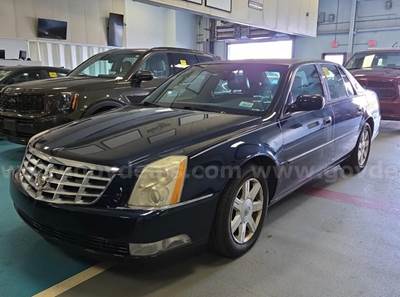 LOW MILES!! 2007 Cadillac DTS,  DRIVE IN STYLE!!