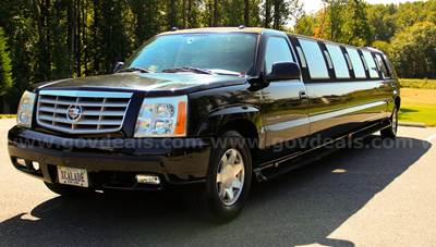 2005 Cadillac Escalade 18 Passenger Limousine