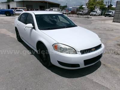2016 Chevrolet Impala Limited!! Clean