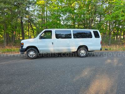 2011 FORD VAN E350  DRIVES AND RUN