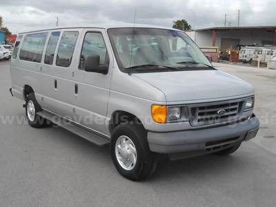2006 Ford Econoline E350 15 Passenger!!