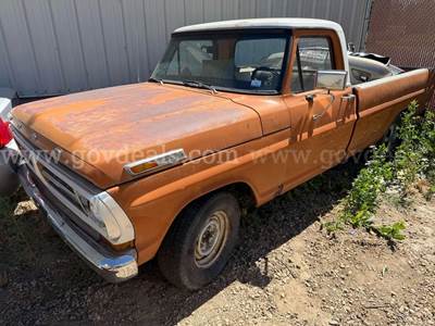 1967 Ford F100 2WD 4 Speed 300CI 6 Cylinder Gas