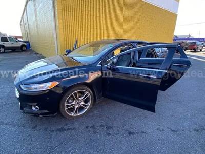 2016 Ford Fusion Titanium AWD( For Parts)