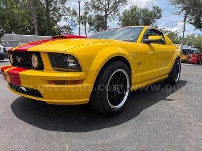 2005 FORD MUSTANG GT; GAS POWERED; AUTOMATIC TRANSMISSION; 4.6L V8 ENGINE; BLACK LEATHER SEATS; CUSTOM RED TRIM ACCENTS