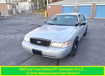 2006 Ford Crown Victoria P71 Interceptor Z5 3.27....CT Army National Guard Fleet Vehicle !!!