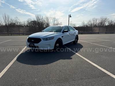 2019 Ford Taurus Interceptor AWD Low Miles!!