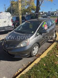 2013 Honda Fit 5-Speed Auto  Clean Tiltle 35 MPG