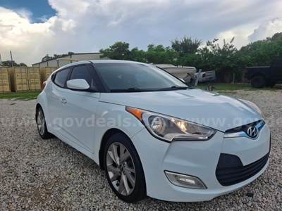 2017 Hyundai Veloster Base 6AT. Can arrange shipping, just pay the driver at delivery.