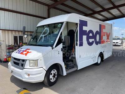 2013 Isuzu Commercial Van 151 WB 12 REACH RWD Cargo Van