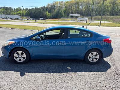 2015 Kia Forte LX 1.8L clean title/clean carfax-runs and drives-NO RESERVE