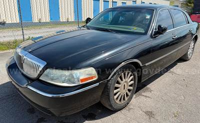 2004 Lincoln Town Car