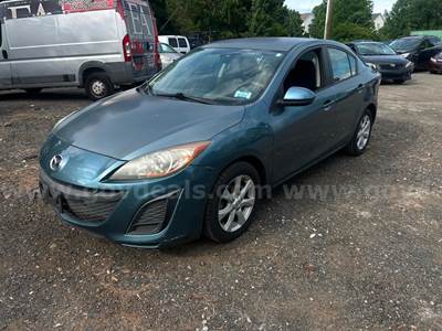 2010 Mazda MAZDA3 i Touring 4-Door