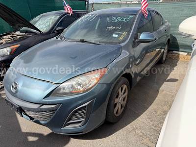 2011 Mazda MAZDA3 i Touring 4-Door