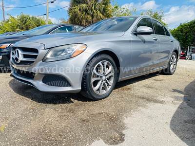 2016 Mercedes-Benz C-Class C 350e Luxury