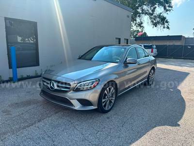 2019 Mercedes-Benz C-300 4MATIC AWD--NO RESERVE!!