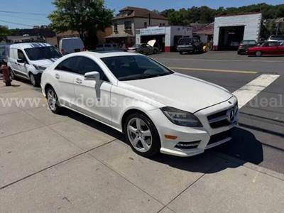 2013 Mercedes-Benz CLS-550 4Matic LOW MILES!