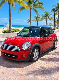 2013 Mini Cooper Base ONLY 76k