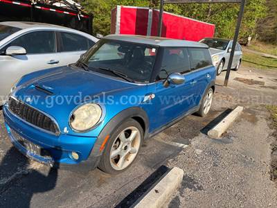 2008 Mini Cooper Clubman S 1.6L-runs/drives/6 Speed- clean title/clean Carfax-116k miles