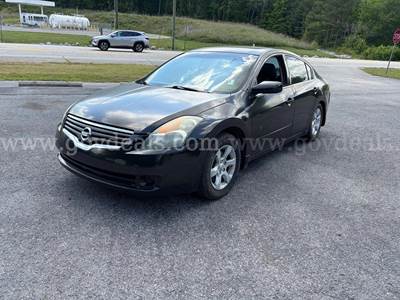 2007 Nissan Altima  2.5L/automatic/clean title/ -Runs/Drives- NO RESERVE