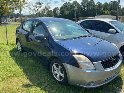2008 Nissan Sentra 2.0L  FWD -automatic clean title-NO RESERVE (see description)