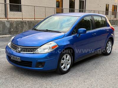 2009 Nissan Versa 1.8 SL Hatchback