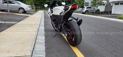2025 Suzuki GSX-R750 Motorcycle