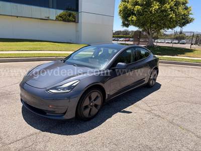 2021 Tesla Model 3 Standard Range Plus