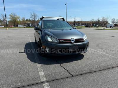 2011 Volkswagen GTI w/Sunroof & Navi