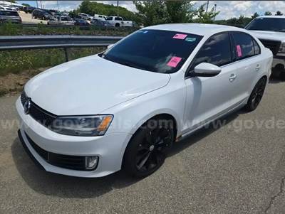 MANUAL JETTA!! 2013 Volkswagen Jetta BID NOW!!