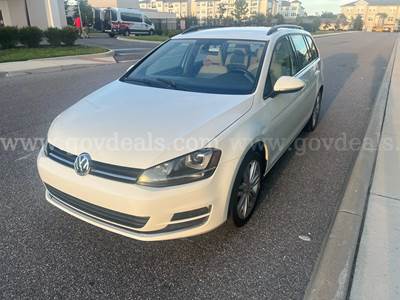 2015 Volkswagen Golf Wagon TDI SE