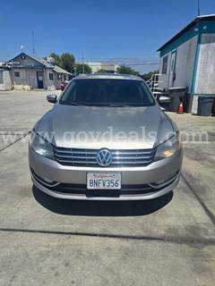 2013 Volkswagen Passat 2.0L TDI SE w/Sunroof & Nav
