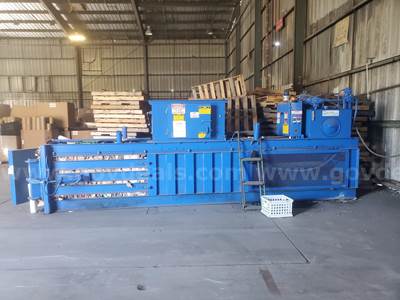 International Baler Corp. Horizontal Closed-Door Baler