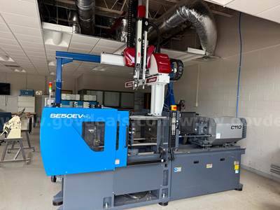 Sumitomo Demag Injection Molding Machine
