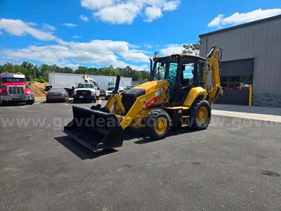 2021 Caterpillar Backhoe 420 Cat