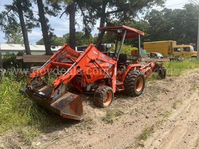 Kubota Backhoe TL720 with active Thumb