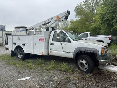 2000 Chevrolet 3500 Bucket Truck