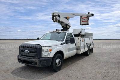 2012 Ford F-350 SD Altec AT200A single-man bucket Boom
