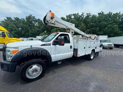 2015 FORD F450 4X4 SERVICE BODY WITH AERIAL BUCKET