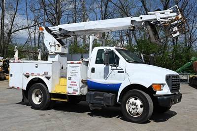 2000 Ford F650 Bucket Truck - 178370mi