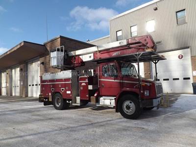2003 Freightliner FL80 Boom / Bucket Truck