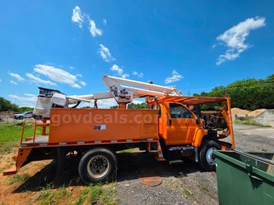 Altec Bucket Truck TA45M on 2003 GMC
