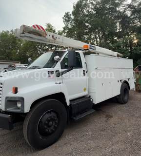 2005 GMC C8C042 Bucket Truck
