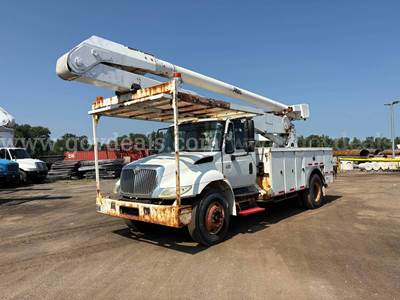2005 International 4300 SBA S/A Bucket Truck