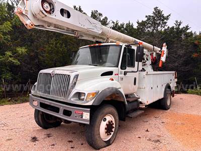 2003 International 7300 ALTELC 4x4 Bucket Truck