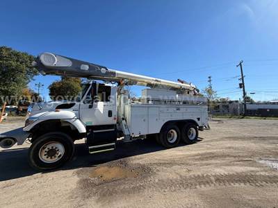 2009 Altec AM855-MH On 2009 International 7400 6x6 Bucket Truck