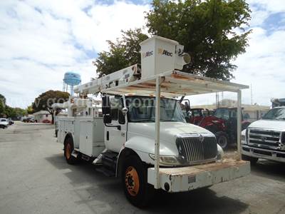 2003 International DuraStar 4300 Boom / Bucket Truck - Altec LRV55 Aerial Lift