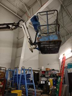 2000 Genie Z34/22 Lift